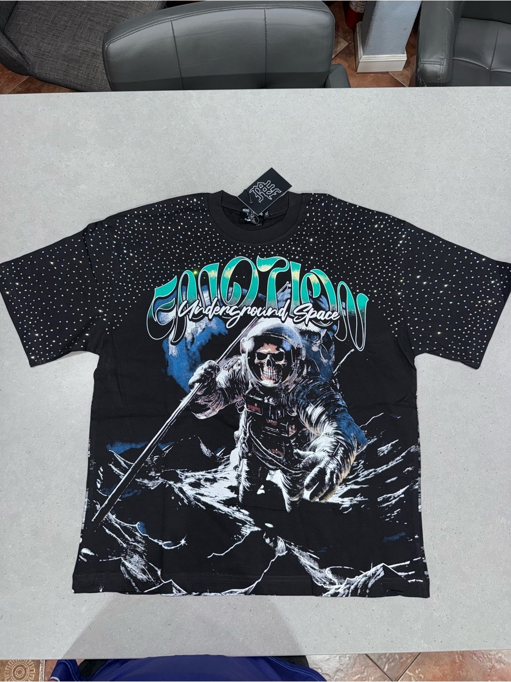 MIXED EMOTION Space Men's Black Graphic Astronaut Tee